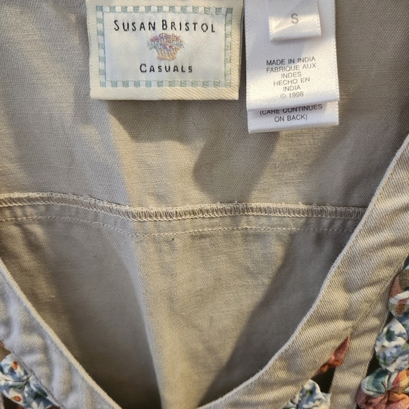 Gently used. VINTAGE Susan Bristol  Beautiful Flower Vest. Size Small. - Picture 9 of 9